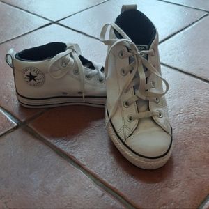 Kids converse all star leather high tops size 3